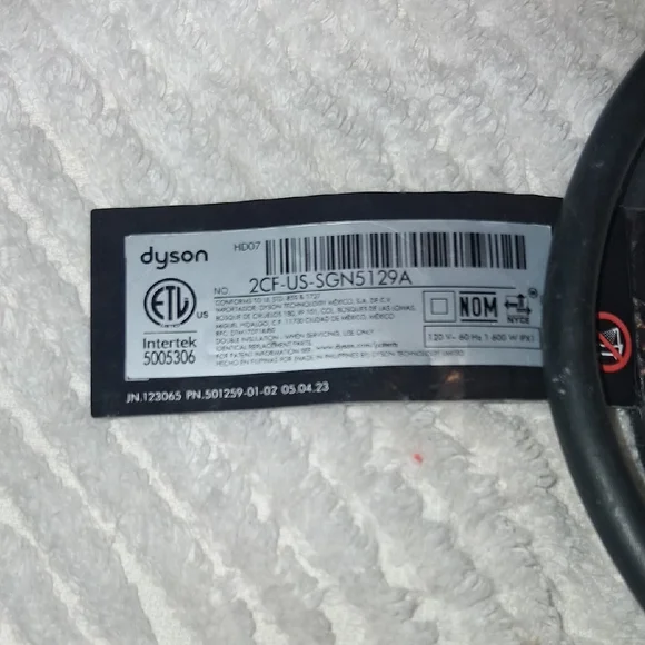 Dyson Black and White Label - Picture 4 of 4